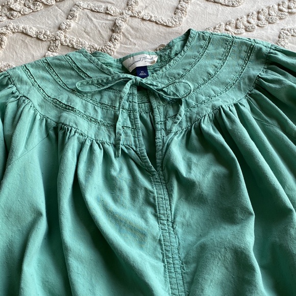 Universal Thread women’s green shirt - Picture 7 of 9